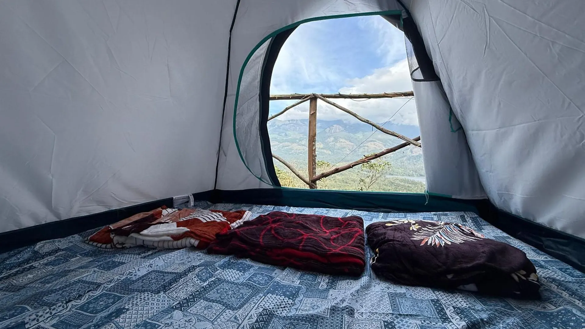 キャンプ場 Mathikettan Escapes Tent Camping Pooppara